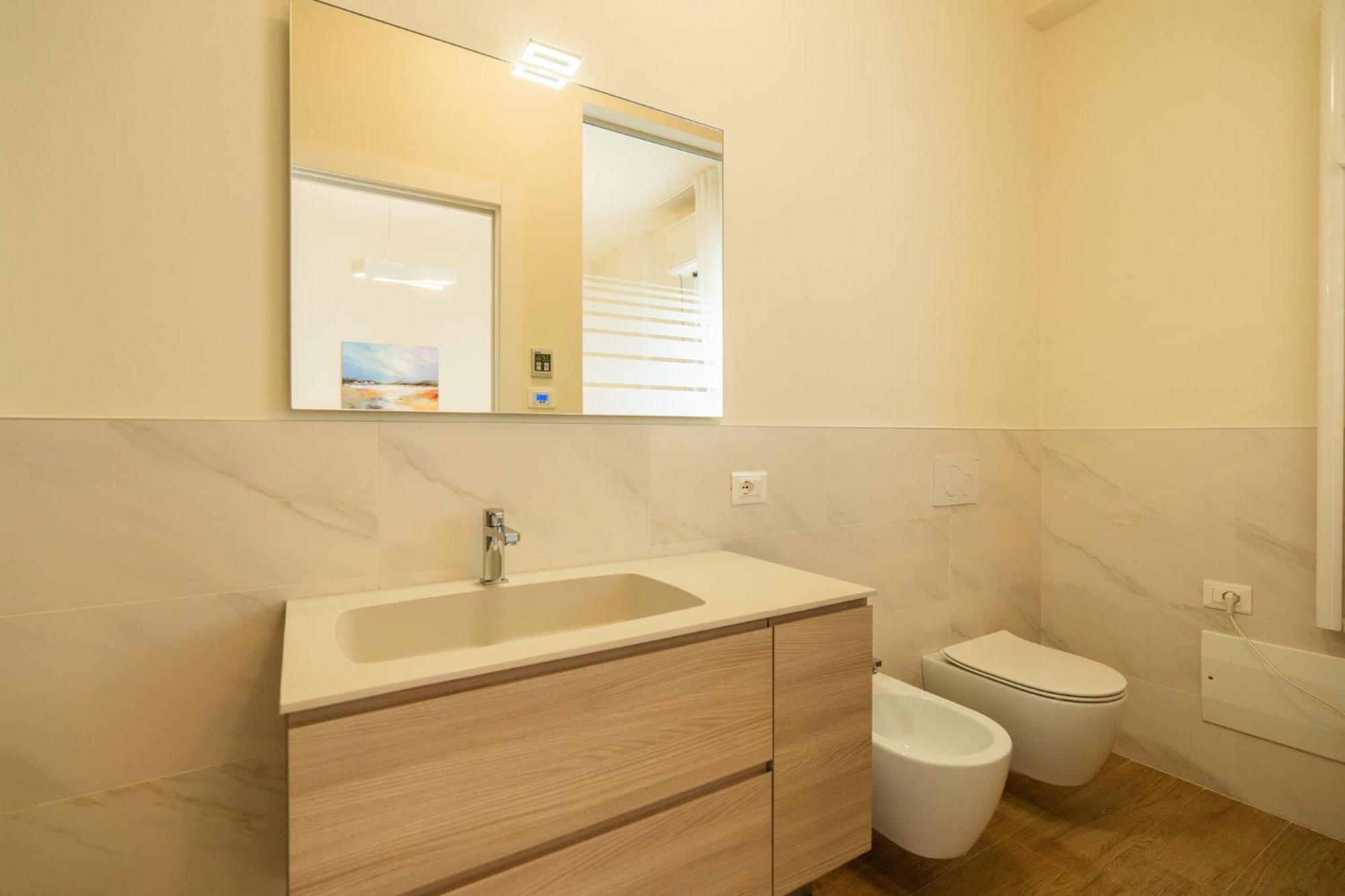 Domus Verona - Ampia Residenza Filippini A Pochi Passi Dall'Arena Экстерьер фото